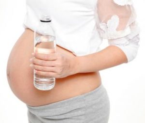 hidratación durante el embarazo parasubebe