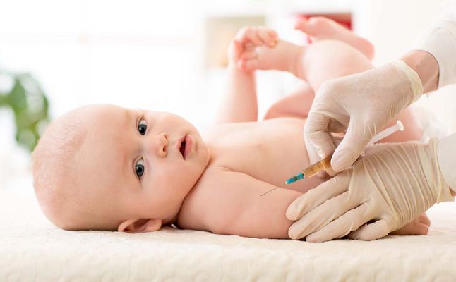 vacunan a bebe