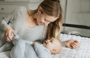 contacto visual entre mama y bebe