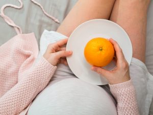 embarazada come naranja