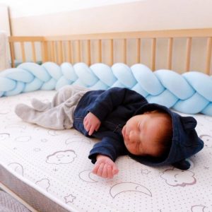 colchón para cuna del bebé
