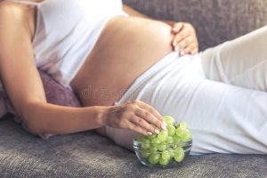 embarazada come uvas