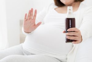 embarazada bebe coca cola